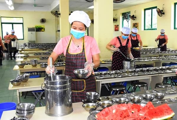 Vấn đề An toàn thực phẩm và tiêu chuẩn vệ sinh trong Bếp ăn trường học đang được quan tâm